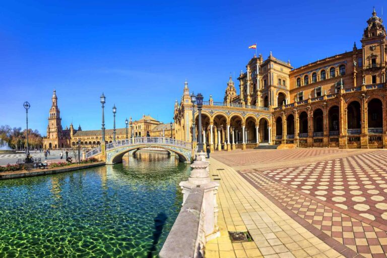 https://allabout.tours/wp-content/uploads/2018/09/seville-01-768x512.jpg