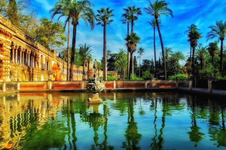 https://allabout.tours/wp-content/uploads/2018/09/tour-seville-03-768x512.jpg